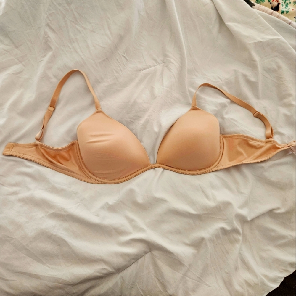 Victoria Secret V cut lightly lined bra
